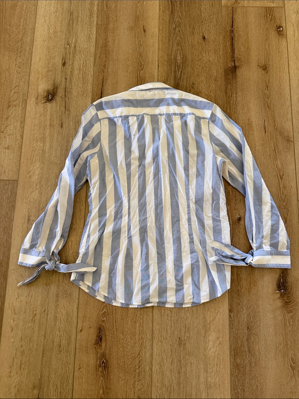 Banana Republic | Blue/White Stripe Button-Down | Tie Cuffs | Riley Shirt | 12 - Picture 8 of 8